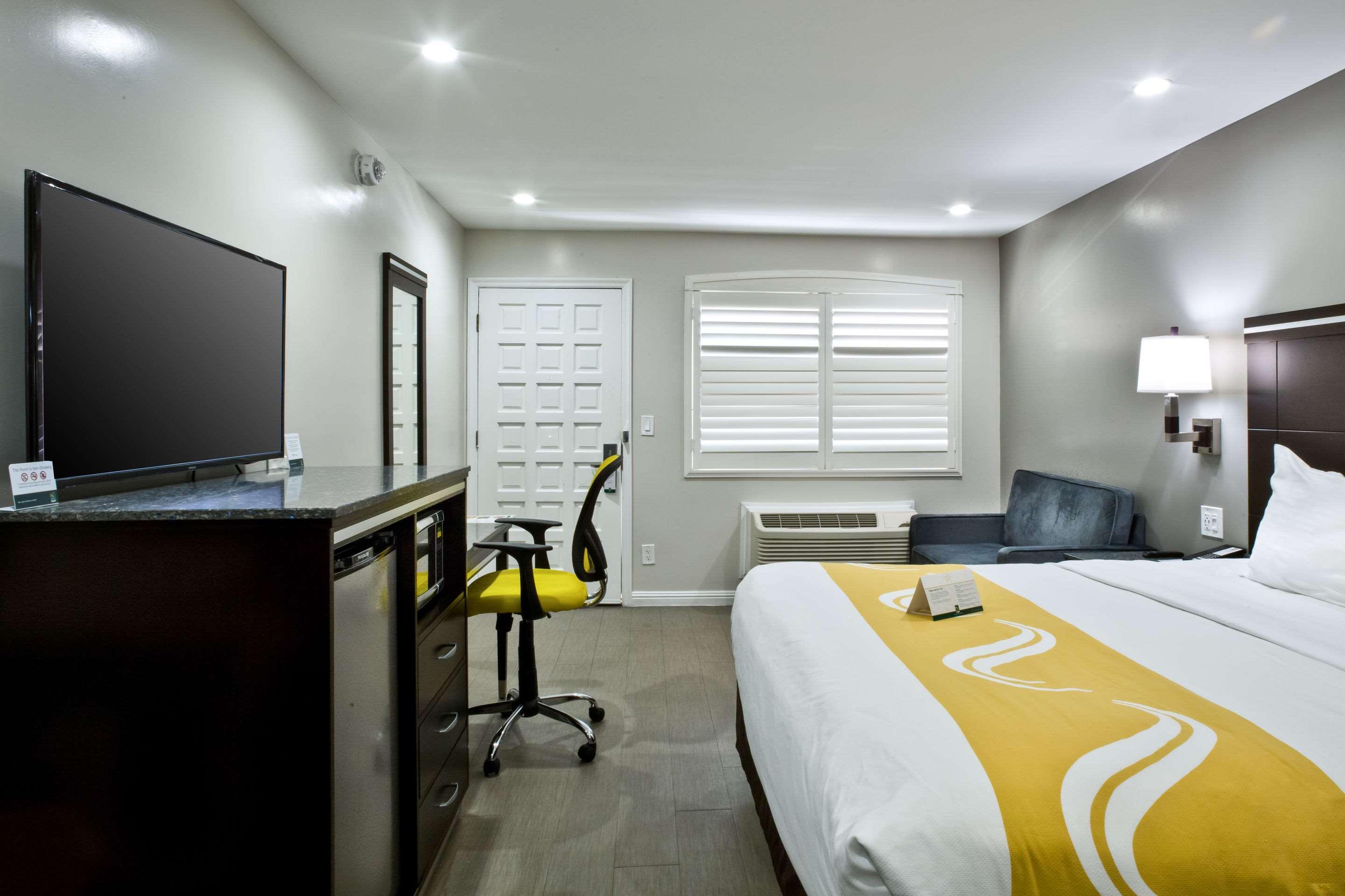 Bay Area & Hotel