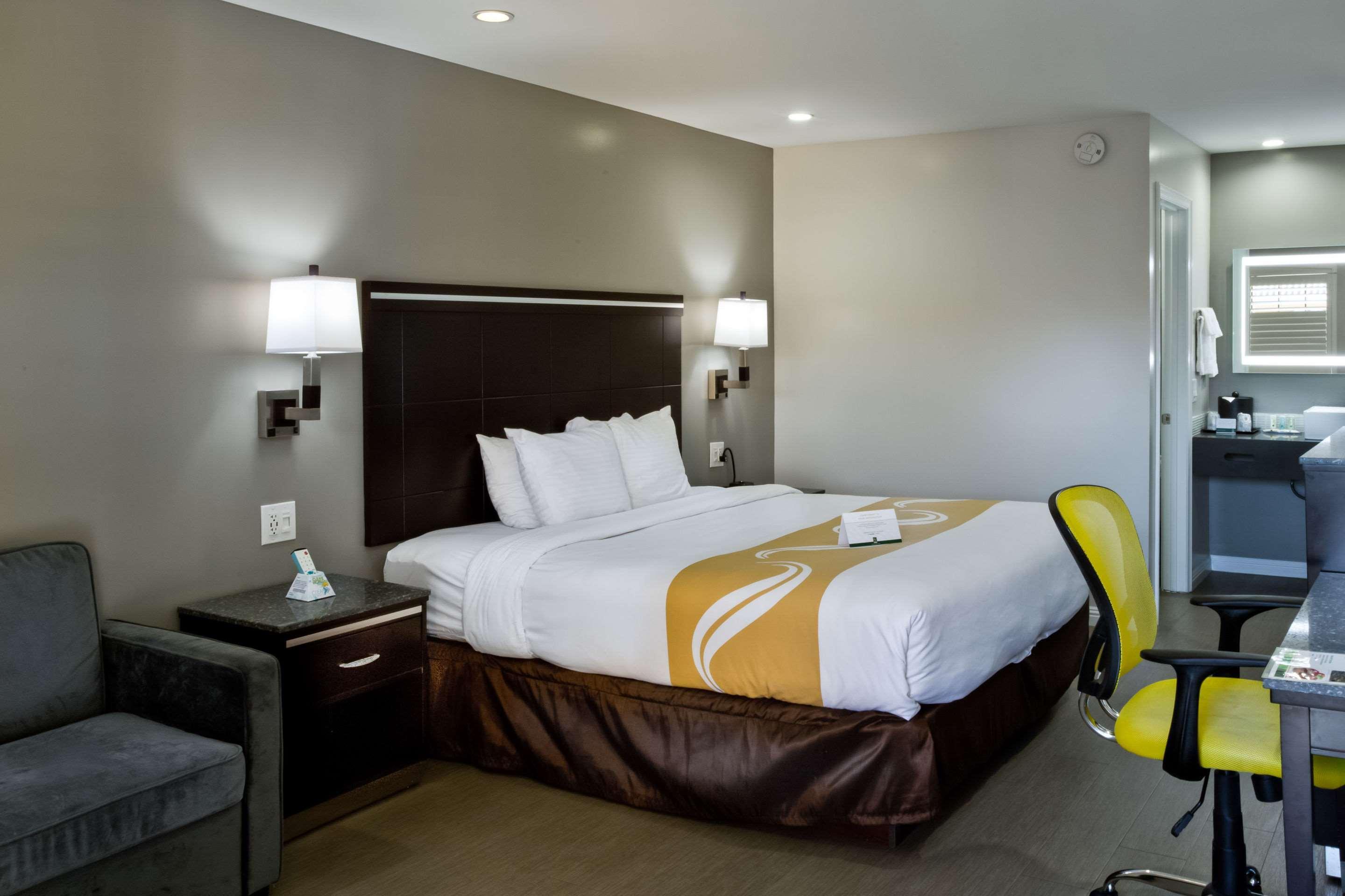 Bay Area & Hotel