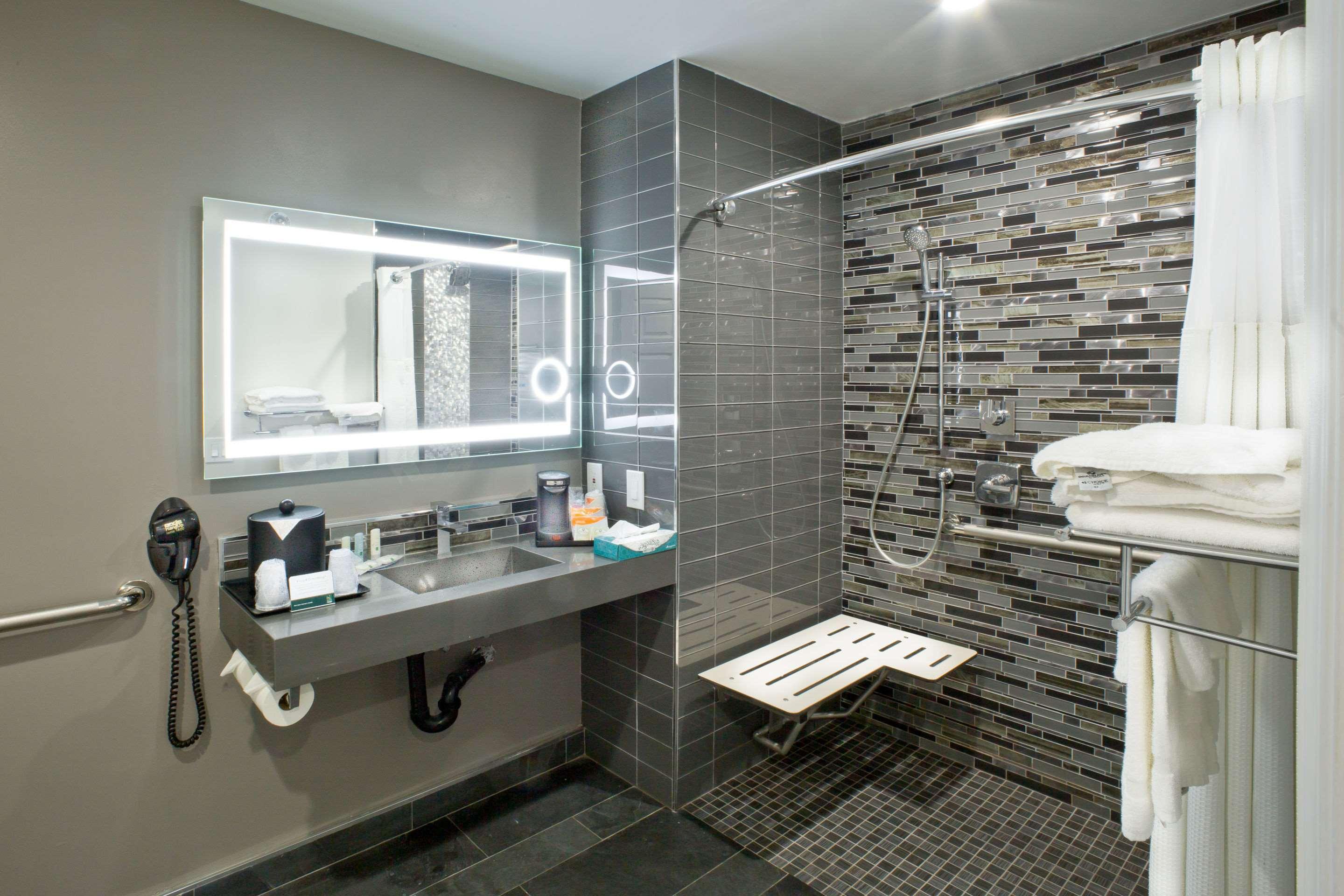 Hotel Bay Area &