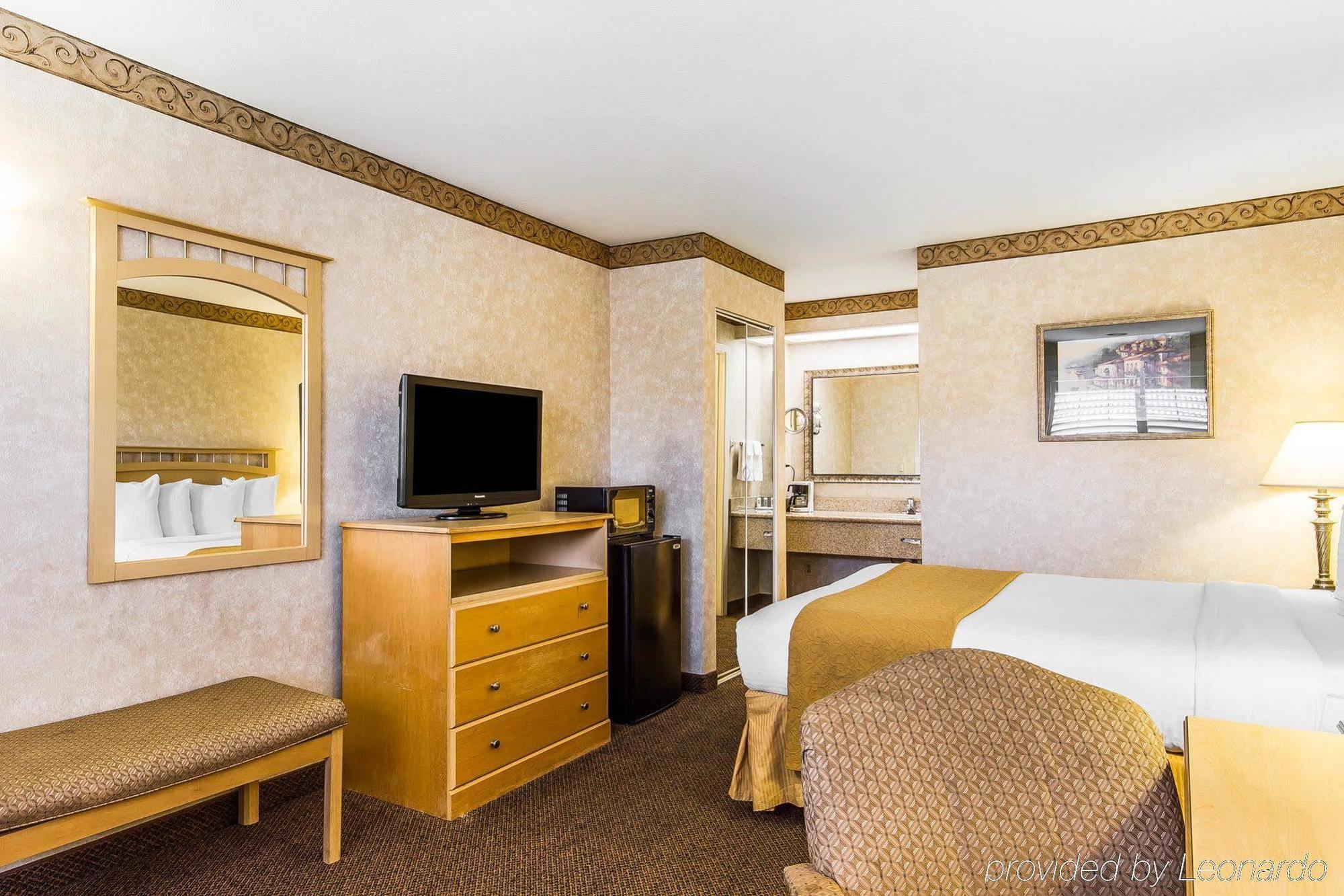 Bay Area & Hotel 3*